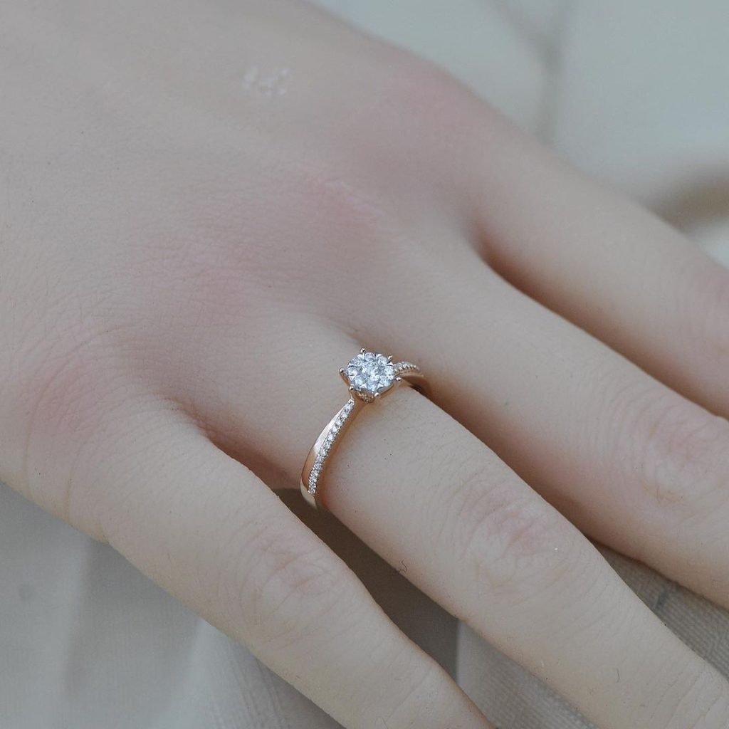 CINCIN BERLLIAN ROSEGOLD MEWAH
