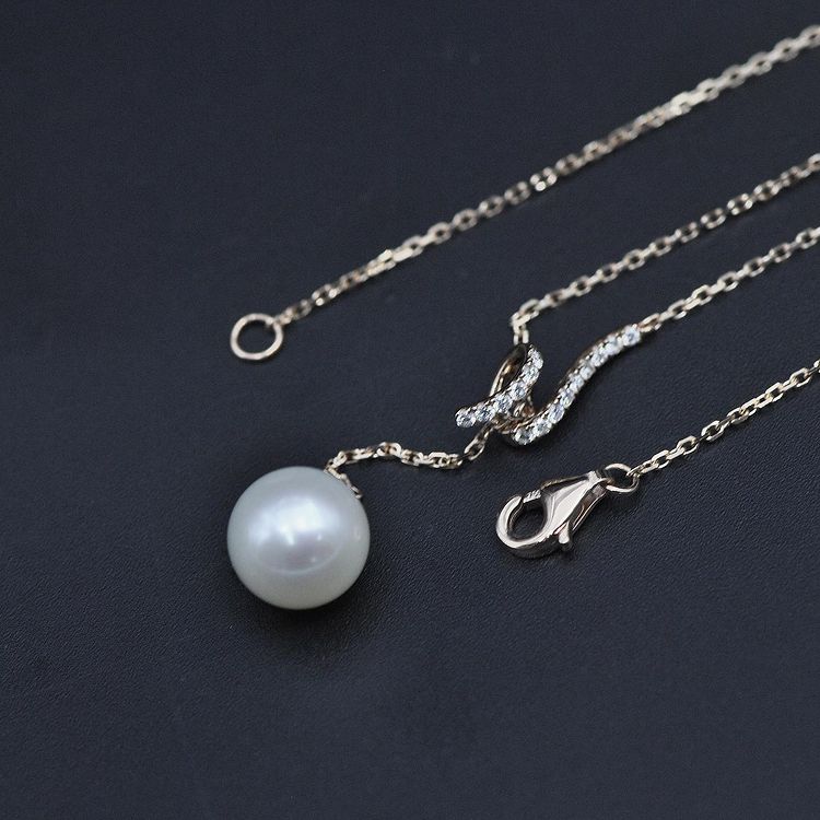 Kalung berlian wanita model mewah dengan mutiara dan tampilan elegant (3)