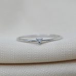 Cincin berlian asli model simple unik (2)